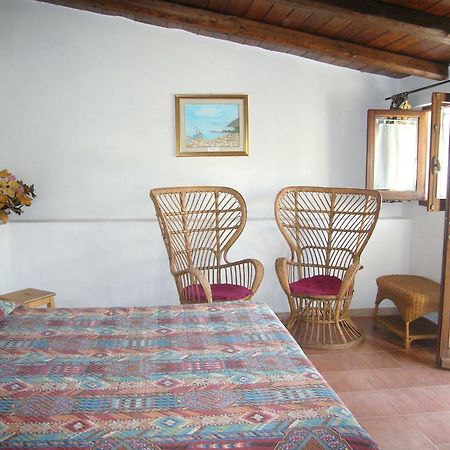 Su Trabi B&B Fluminimaggiore Exterior foto