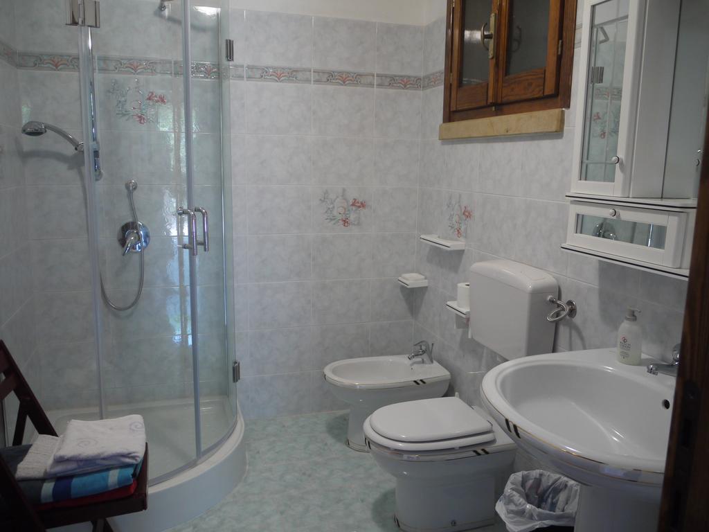 Su Trabi B&B Fluminimaggiore Cameră foto
