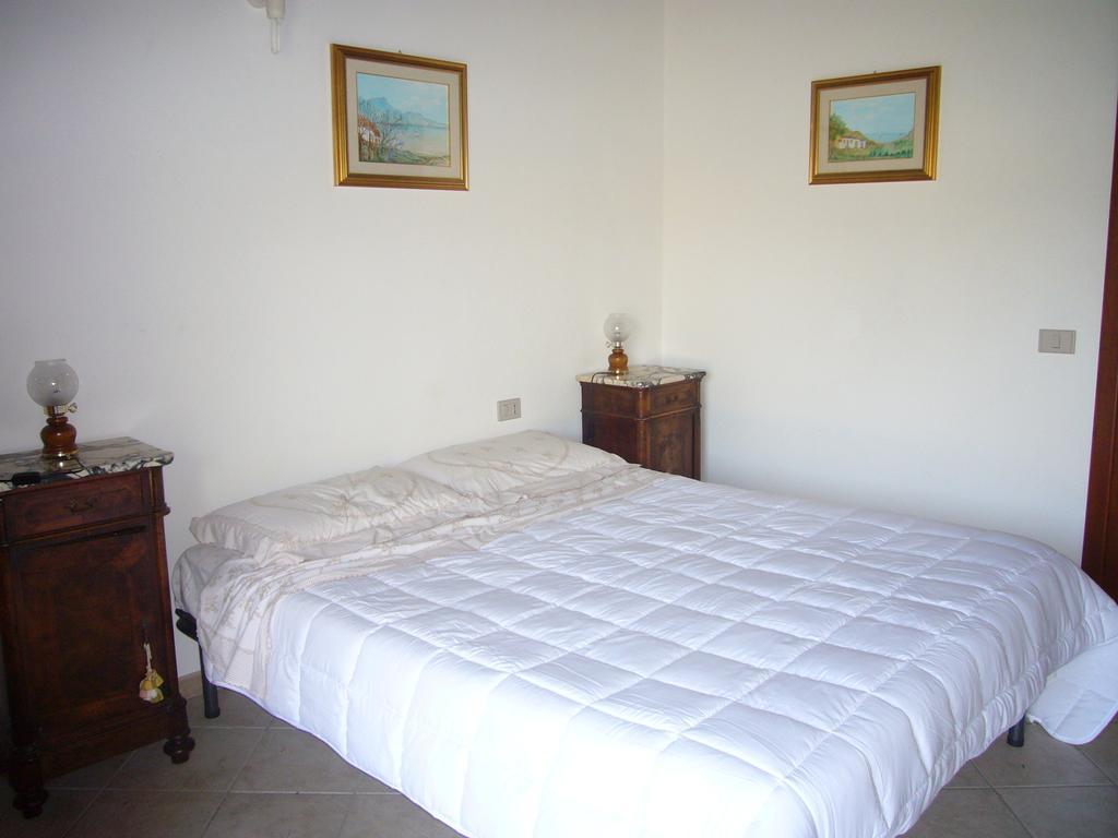 Su Trabi B&B Fluminimaggiore Cameră foto